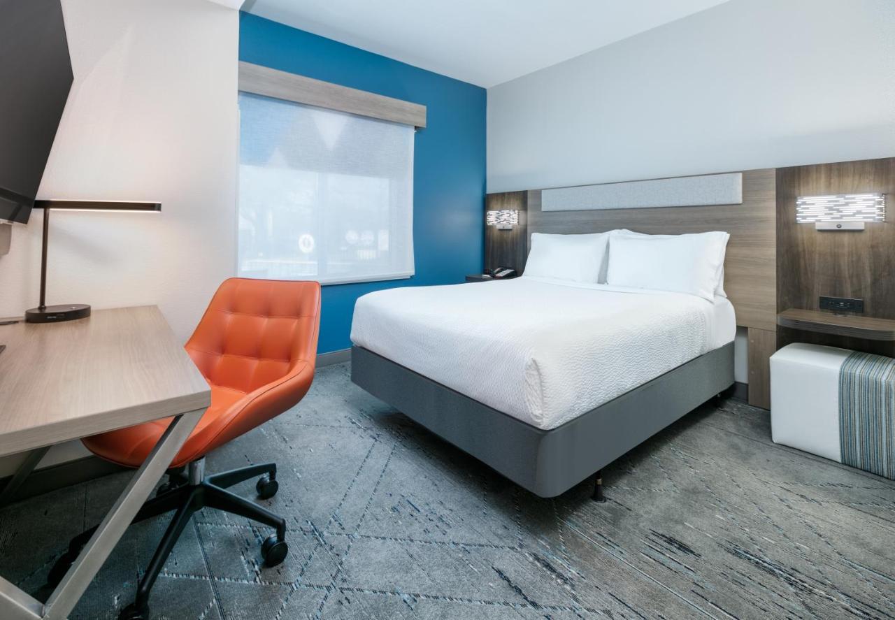 Holiday Inn Express & Suites - Dallas Park Central Northeast By Ihg Exterior foto