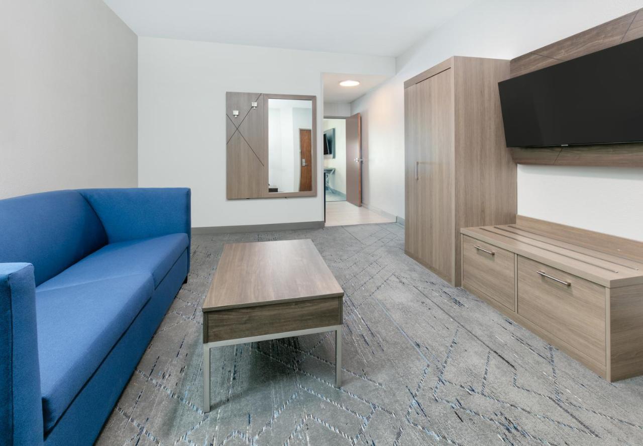 Holiday Inn Express & Suites - Dallas Park Central Northeast By Ihg Exterior foto