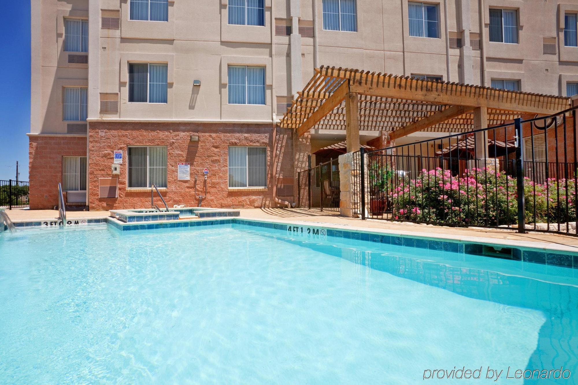 Holiday Inn Express & Suites - Dallas Park Central Northeast By Ihg Facilidades foto