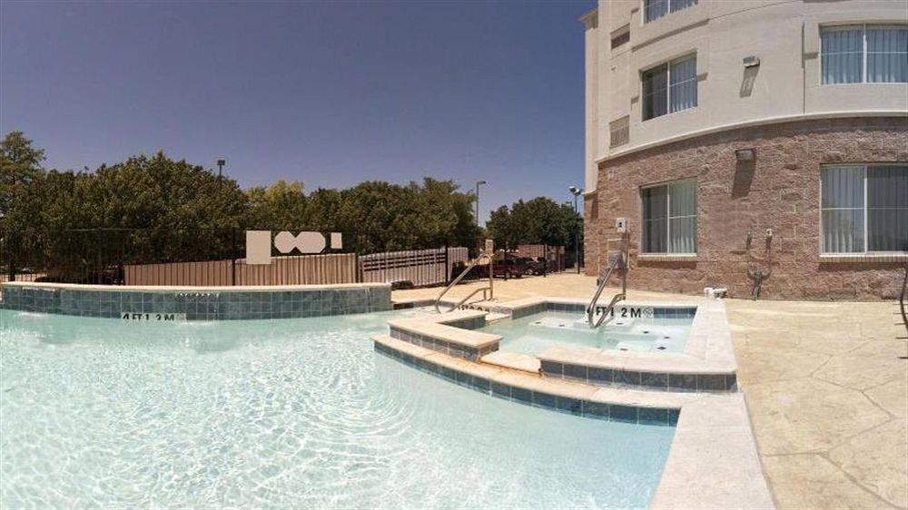 Holiday Inn Express & Suites - Dallas Park Central Northeast By Ihg Exterior foto