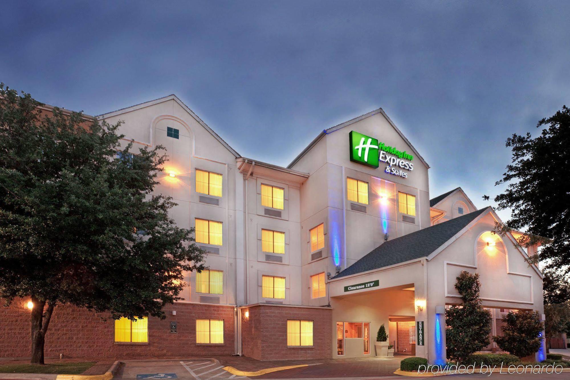 Holiday Inn Express & Suites - Dallas Park Central Northeast By Ihg Exterior foto