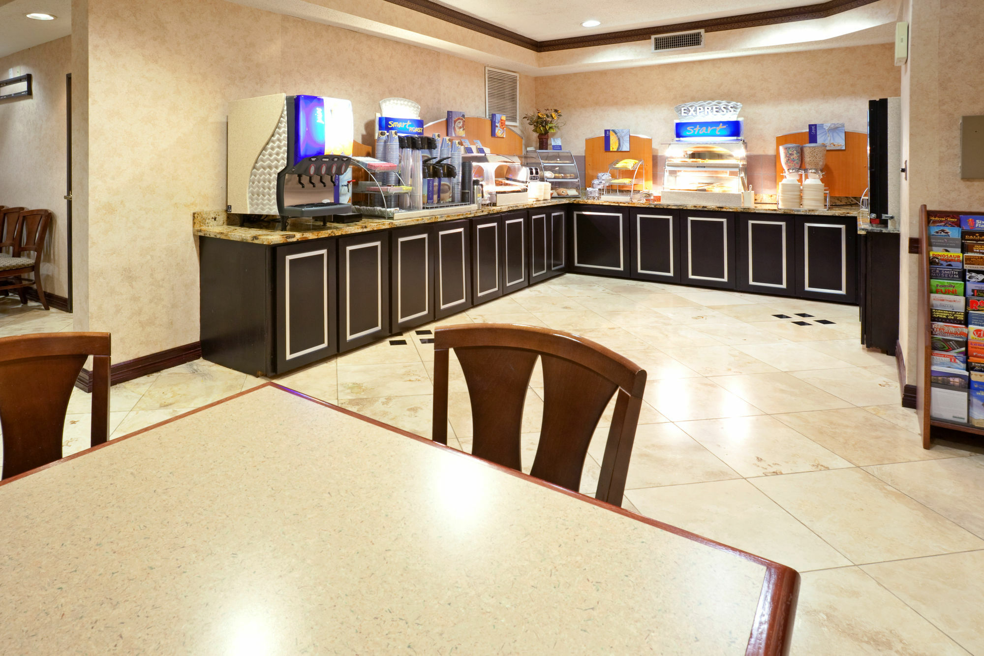 Holiday Inn Express & Suites - Dallas Park Central Northeast By Ihg Restaurante foto