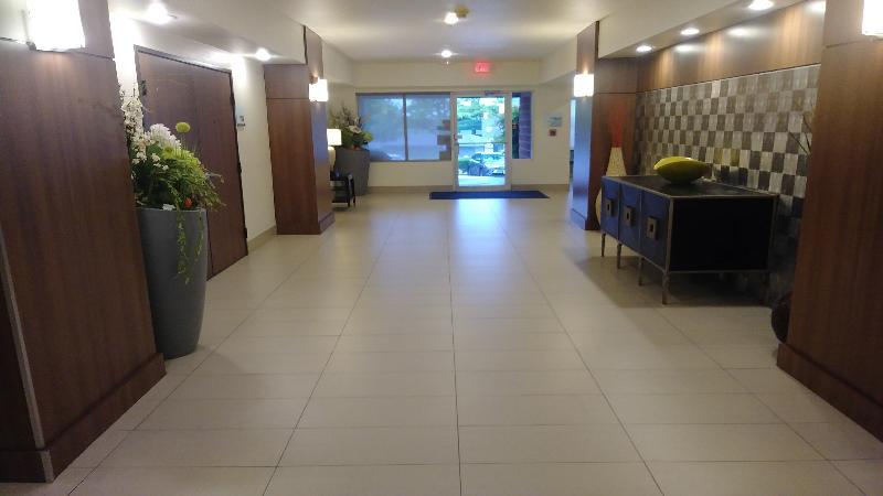 Holiday Inn Express & Suites - Dallas Park Central Northeast By Ihg Exterior foto